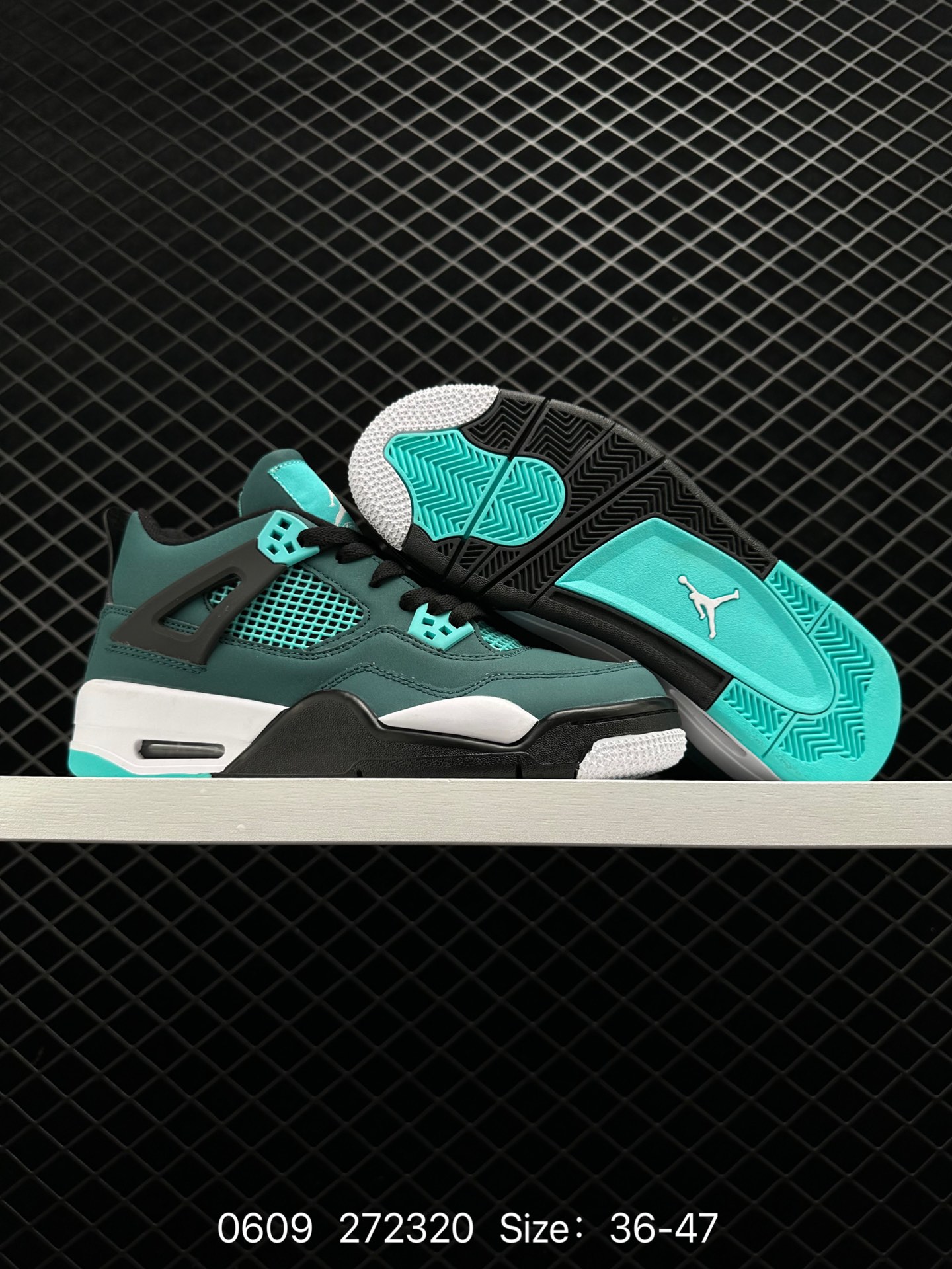 Travis Scott x Air Jordan 4 Retro